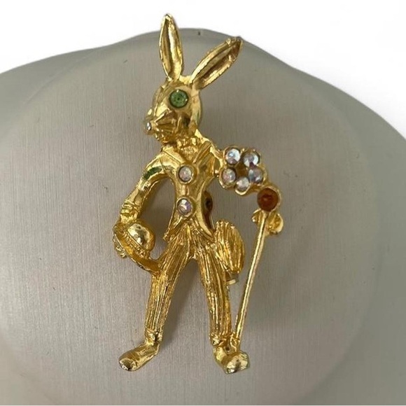 Vintage Gentleman Rabbit Brooch Gold Toned Baroque with Rhinestones - Picture 3 of 3